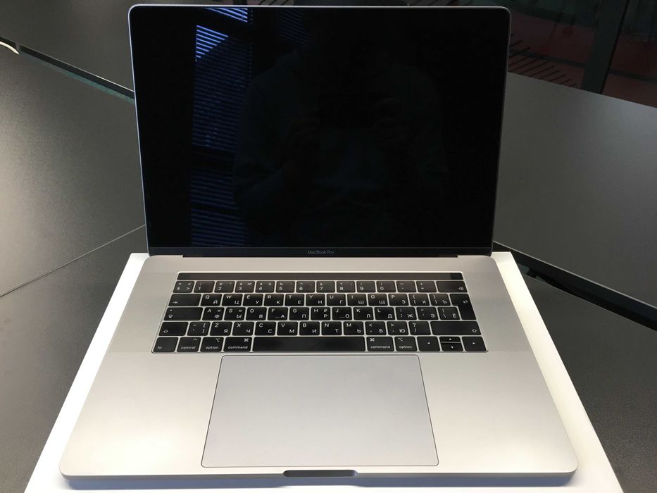MacBook Pro 15 2019 i7 6x2.6 16gb 512 ІдеалСтан РіднаБатарея БезПаролв