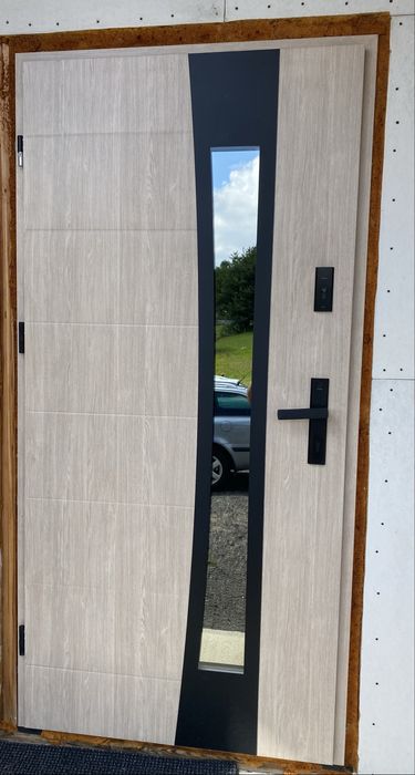 Drzwi wejsciowe Wikęd