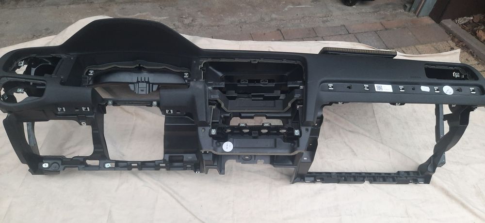 Deska rozdzielcza Golf 7