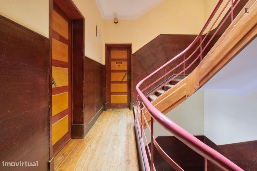 Quarto - localizado em Entrecampos Lisbon