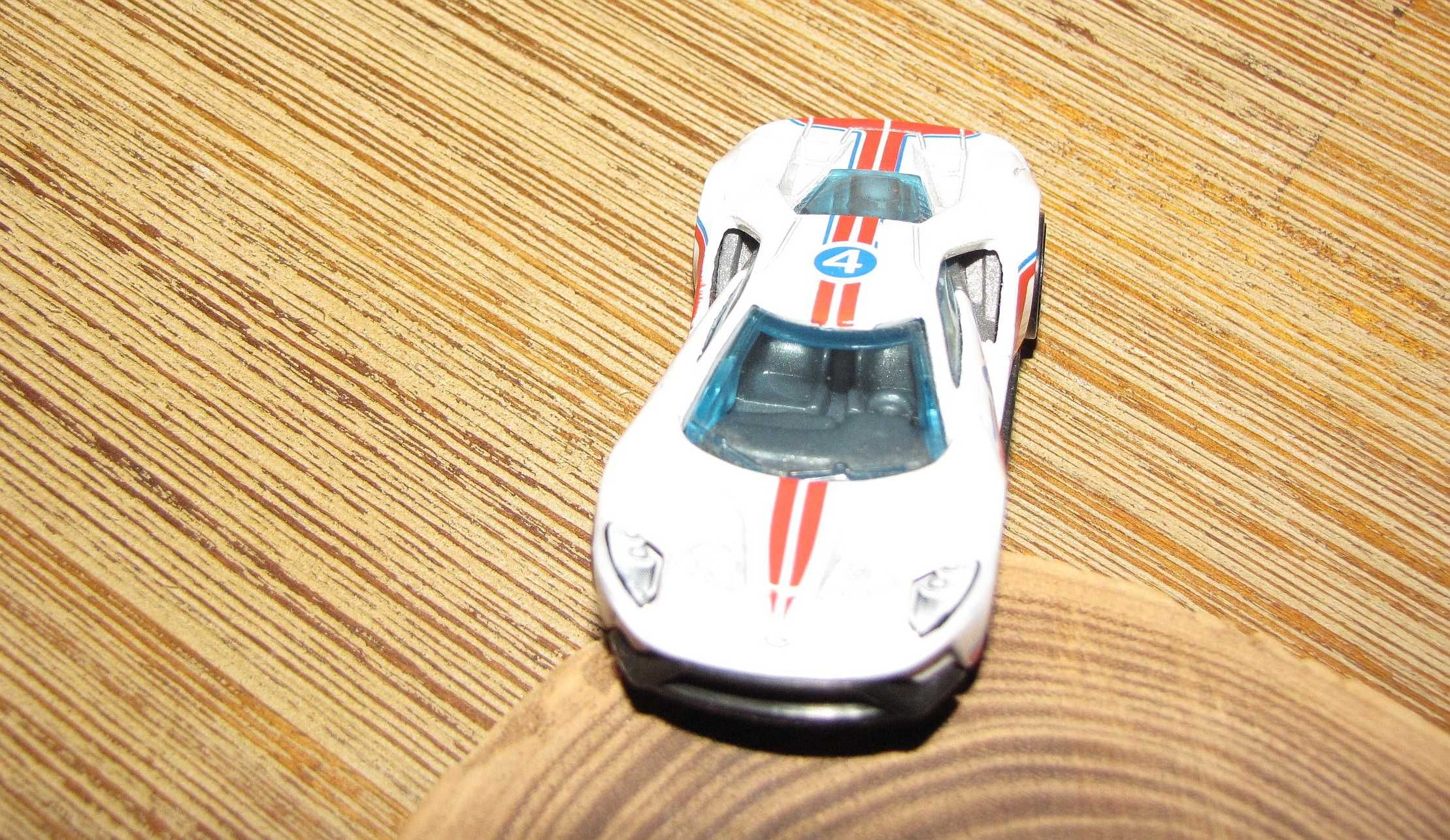 Детская коллекция. Модель спортивного автомобиля FORD GT '17,  Mattel