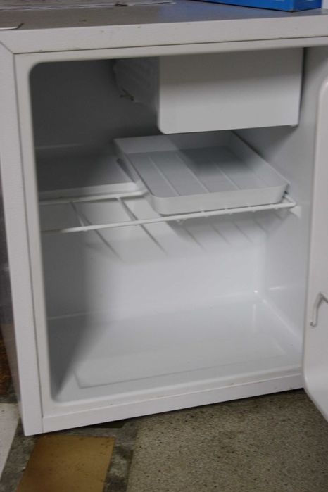 Mini frigorífico a trabalhar
