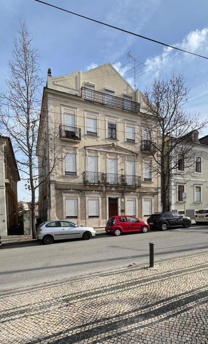 Prédio junto aos Arcos Jardim - Praça da República