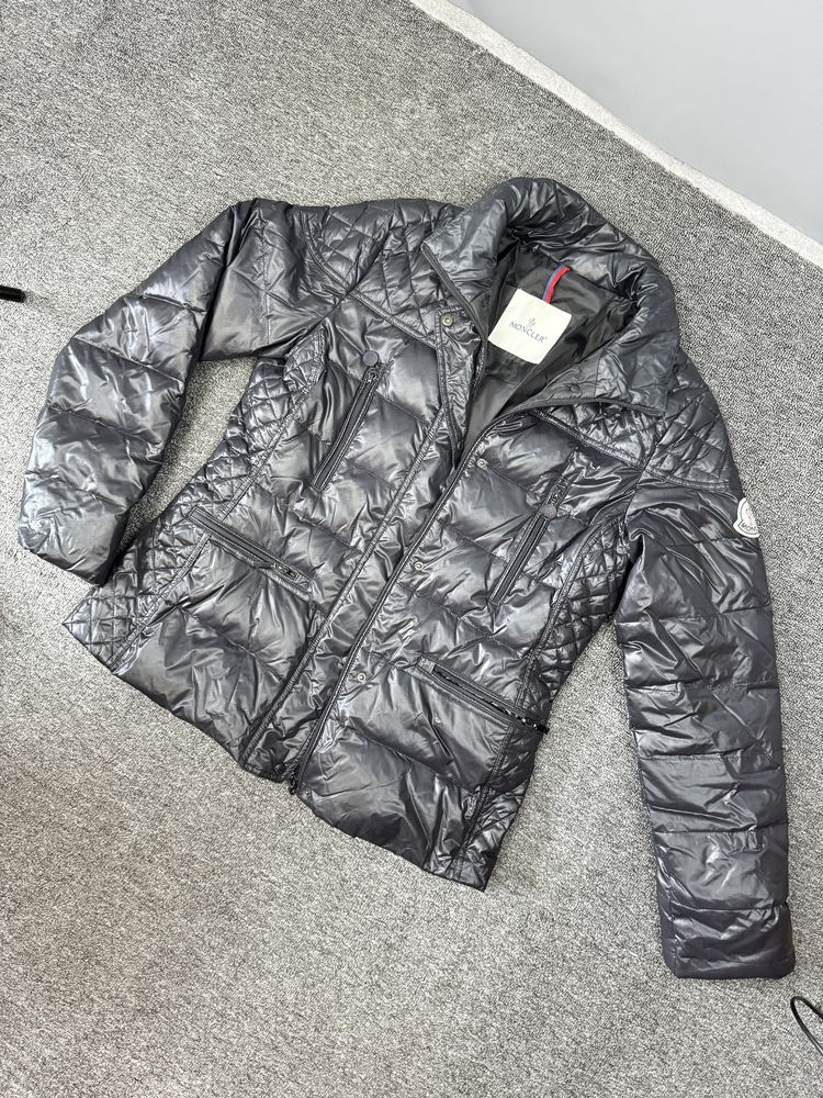 Пуховик Moncler жіночий в ідеальному стані