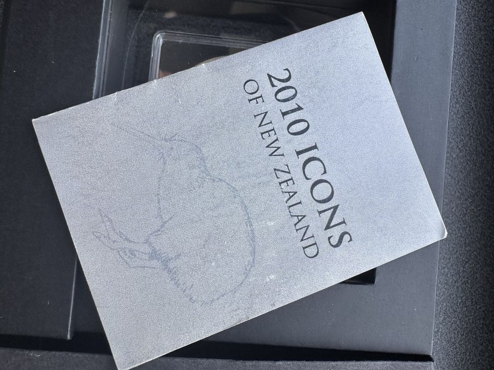 Монета королева Єлізавета 2 срібло .999