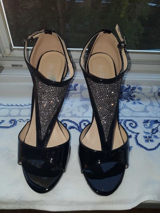 Босоножки на выход