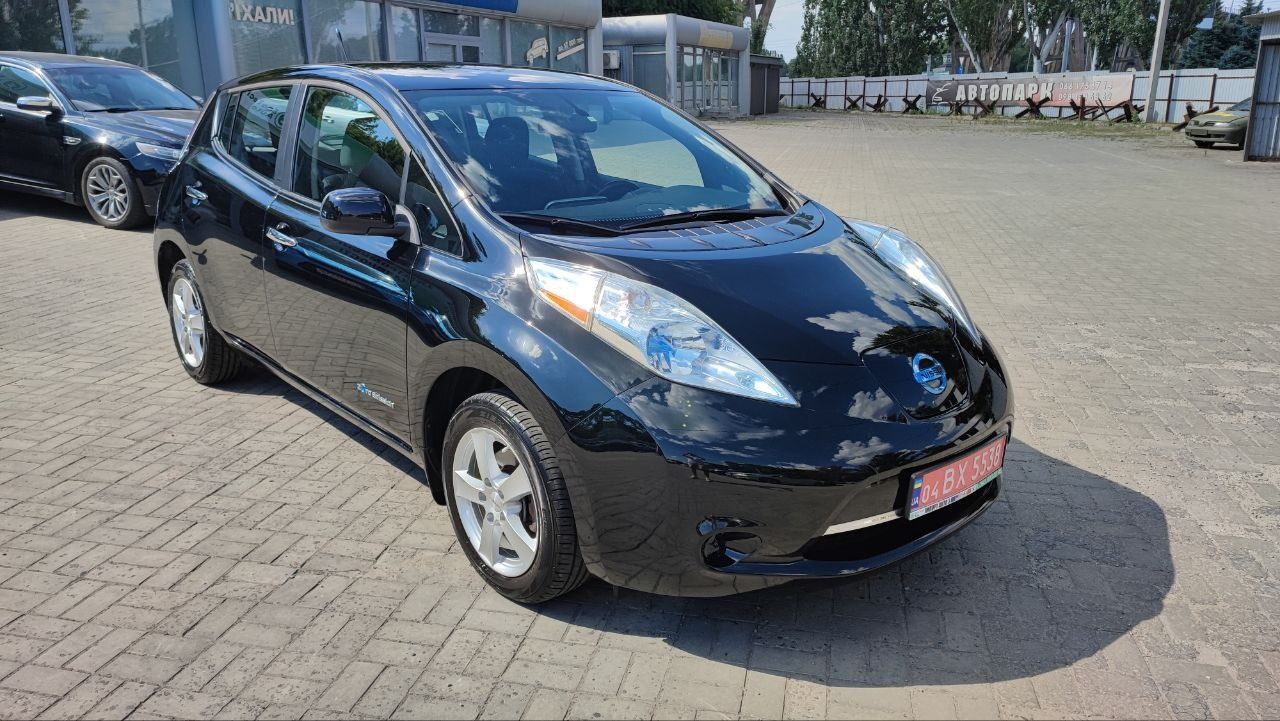 Продам Nissan Leaf