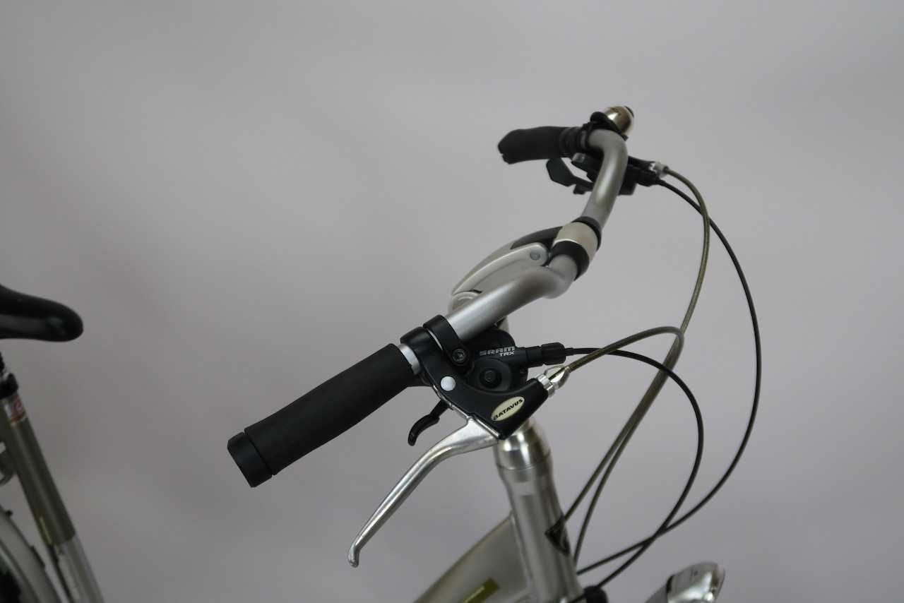 Wygodny rower holenderski Batavus Compass niski przekrok Alivio