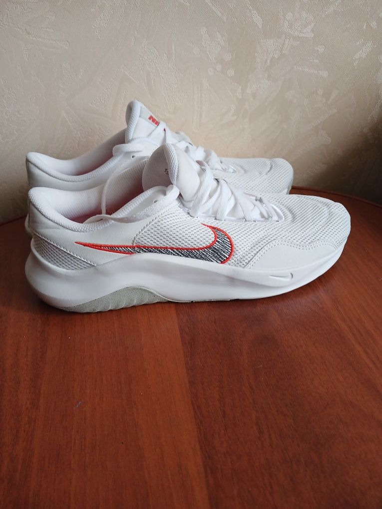 Кросівки    Nike