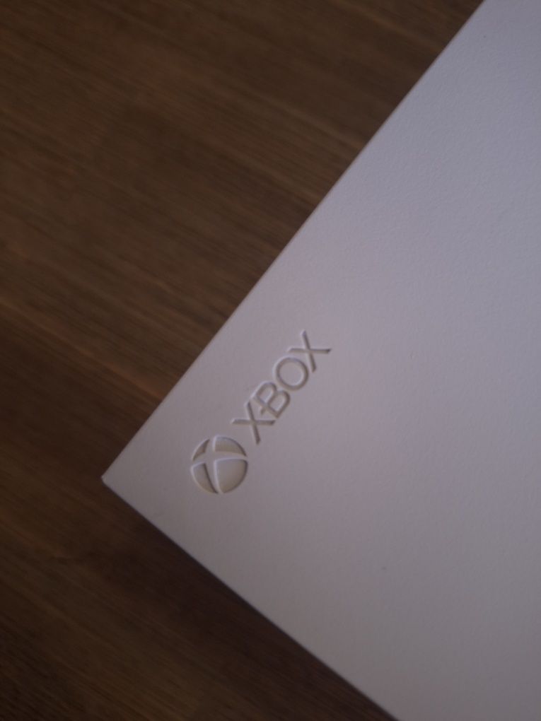 Майже як нова Xbox series S 512gb та 2 джойстика