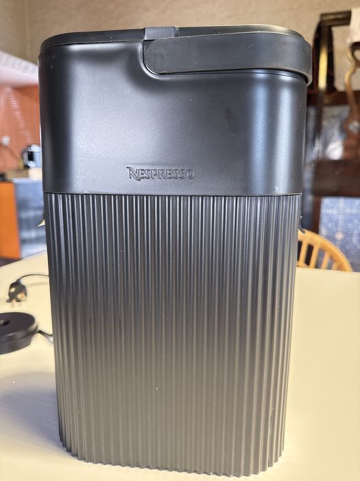 Nespresso vertuo pop Azul + caixa capsulas