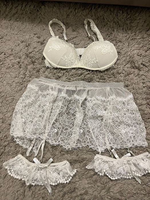 Продам спідницю +ліф+прикраси на ніжки