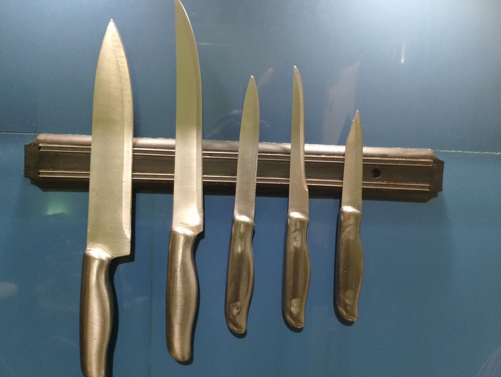 Набір      ножів