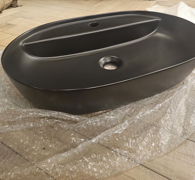 Umywalka czarna matowa ceramiczna nablatowa 62 Babette black matt Elit