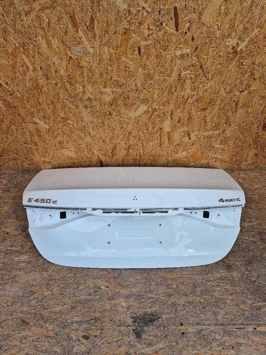 Mercedes Benz E-Class W214 Кришка багажника