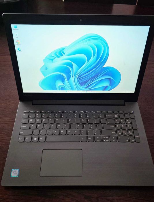 Laptop Lenovo 15.6 cala z Windows 11 zestaw (myszka + zasilacz)