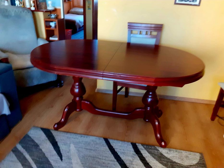 Sprzedam stół rozkładany drewniany.