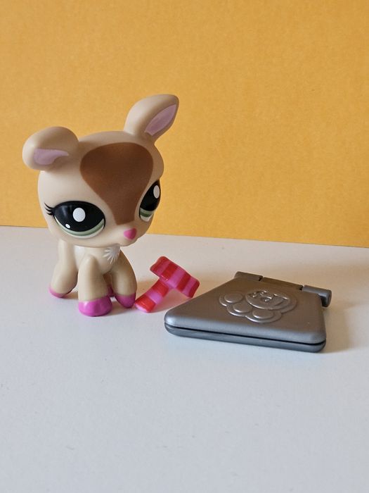 Śliczna sarenka z dodatkami