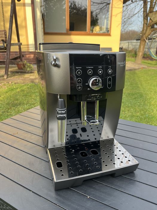 Кавоварка Delonghi Magnifica S Start як нова гарнтія