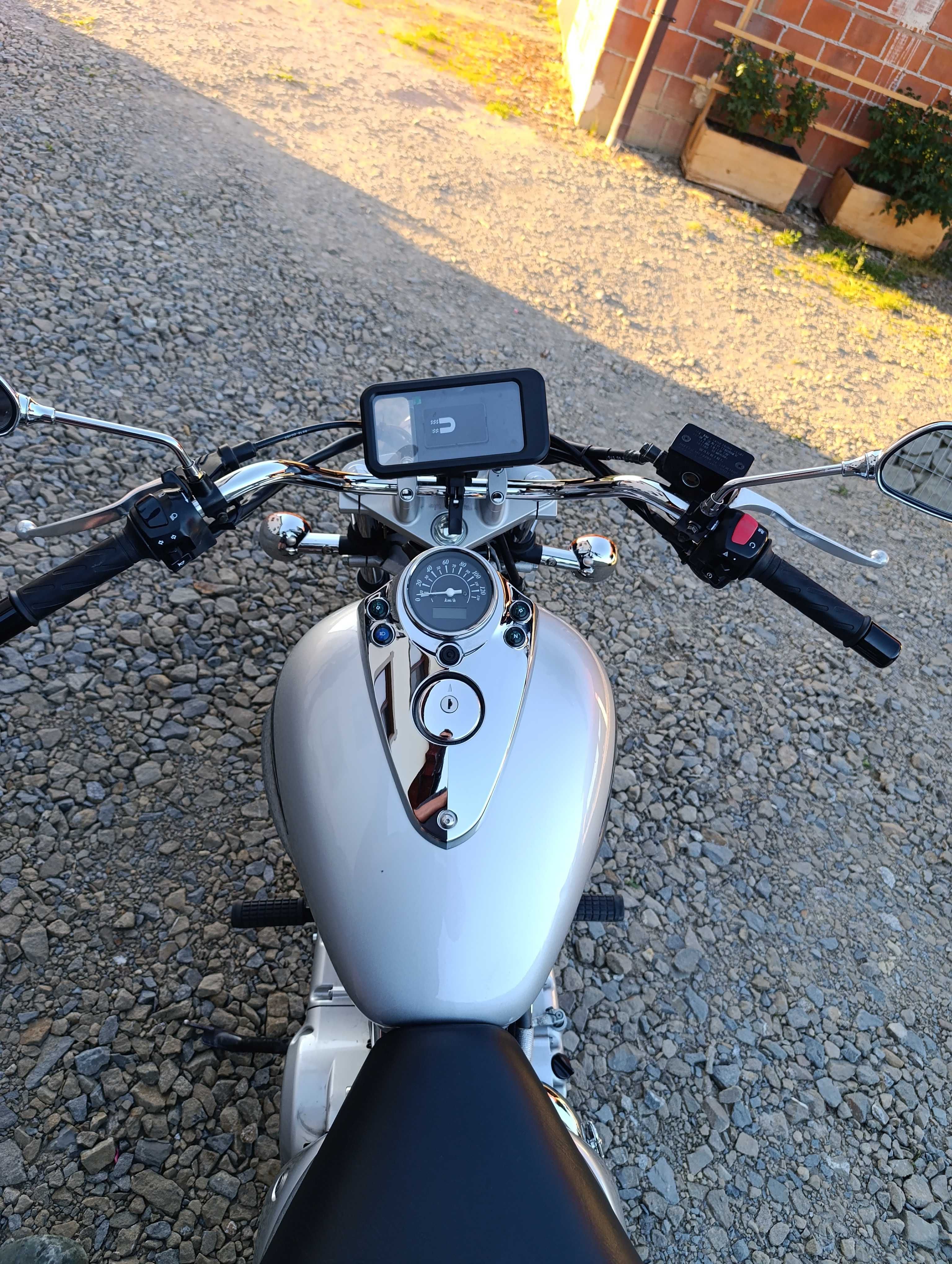 Suzuki intruder VL 125
