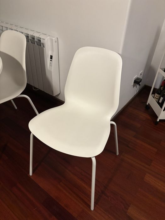 Conjunto mesa e cadeira de jantar