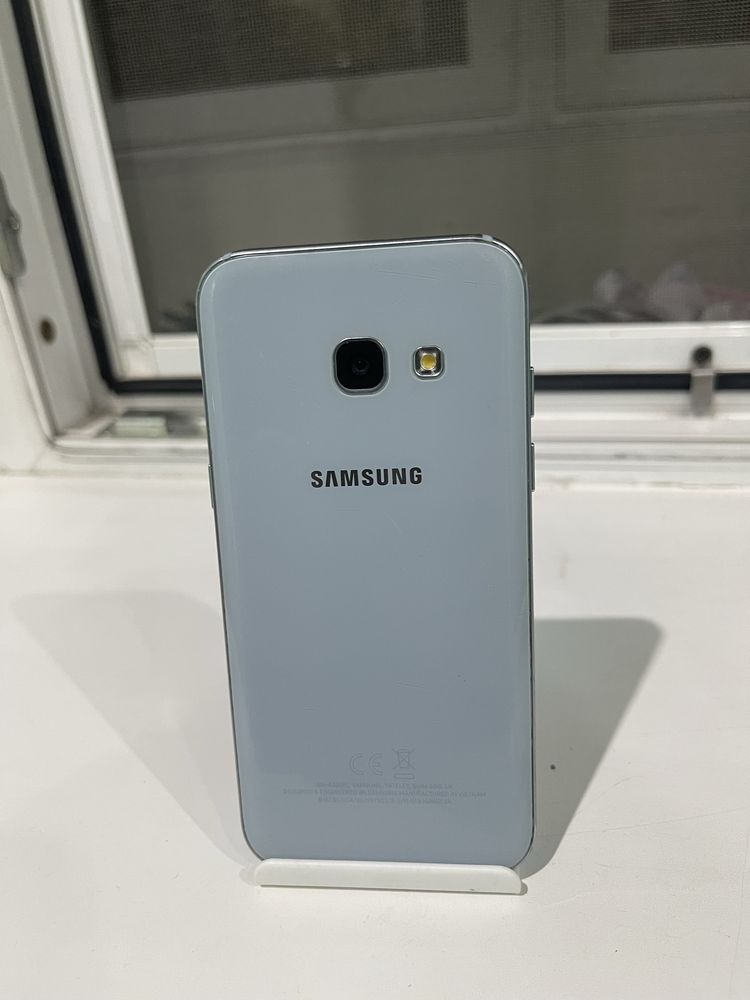Samsung a3 2017 під відновлення, потребує заміни акб