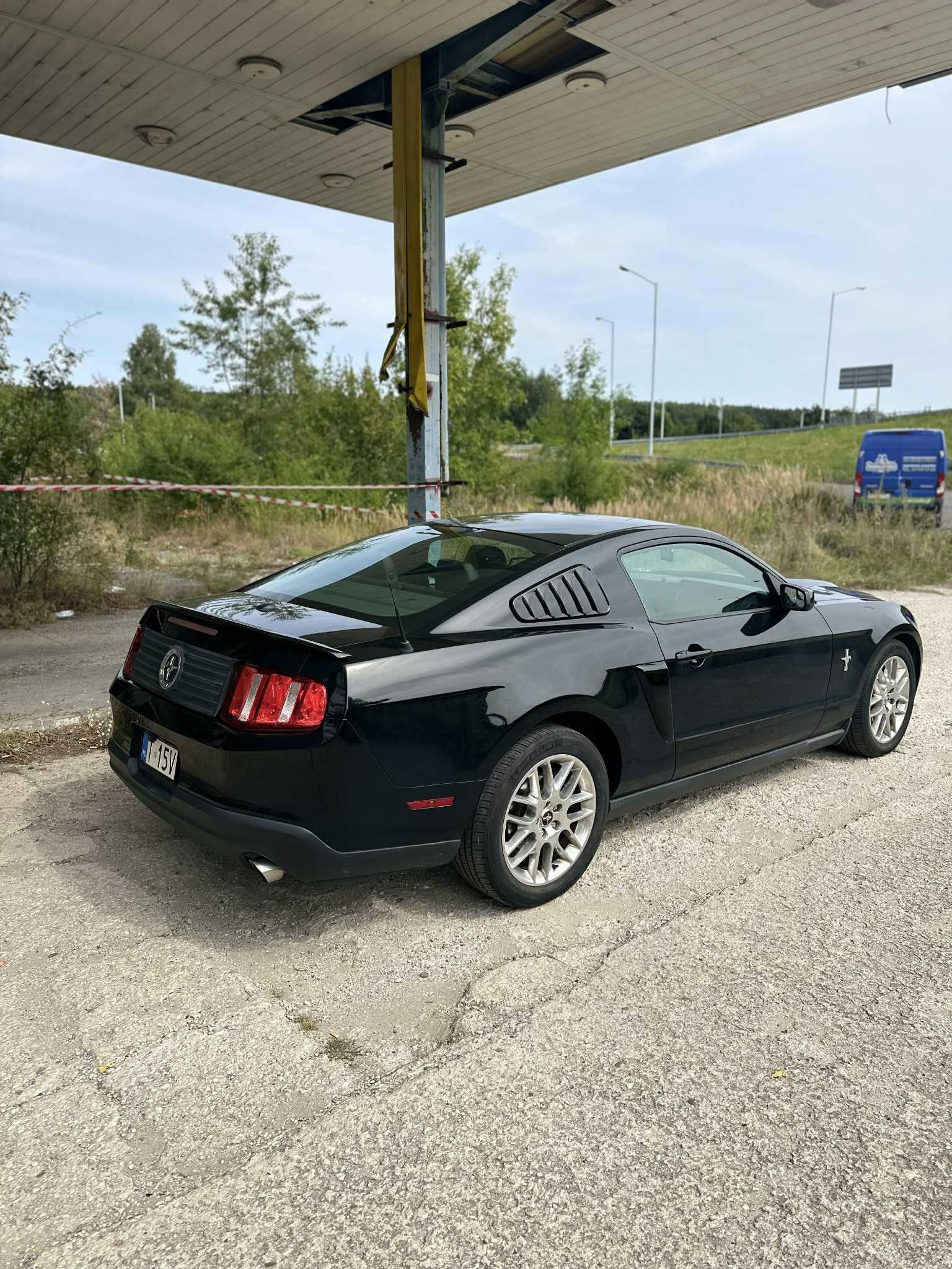 Ford Mustang V 3.7 v6 LPG 2012 premium pony package