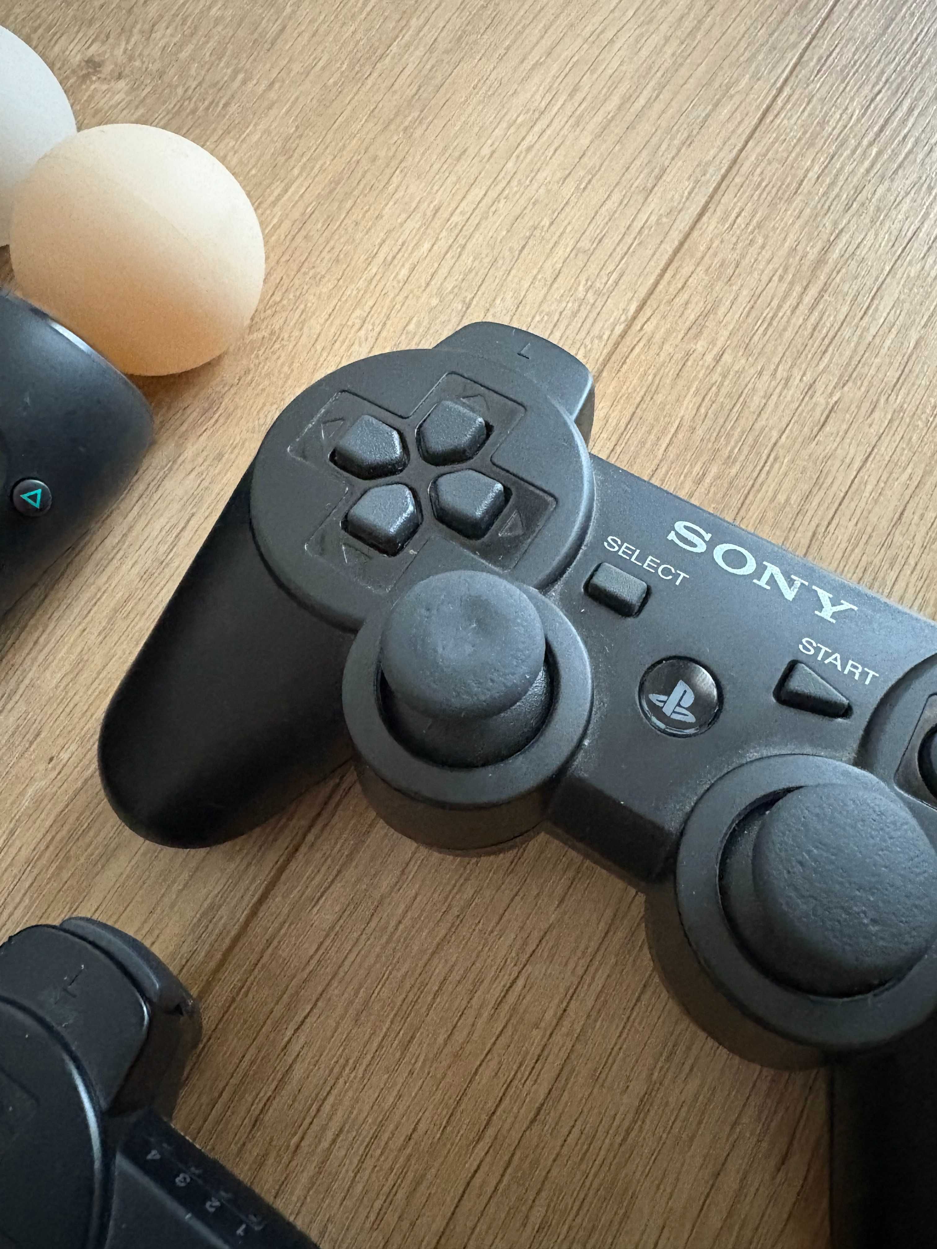 Playstation 3 (PS3), 4x PS Move kontrolery, 3x kontrolery + 11 gier