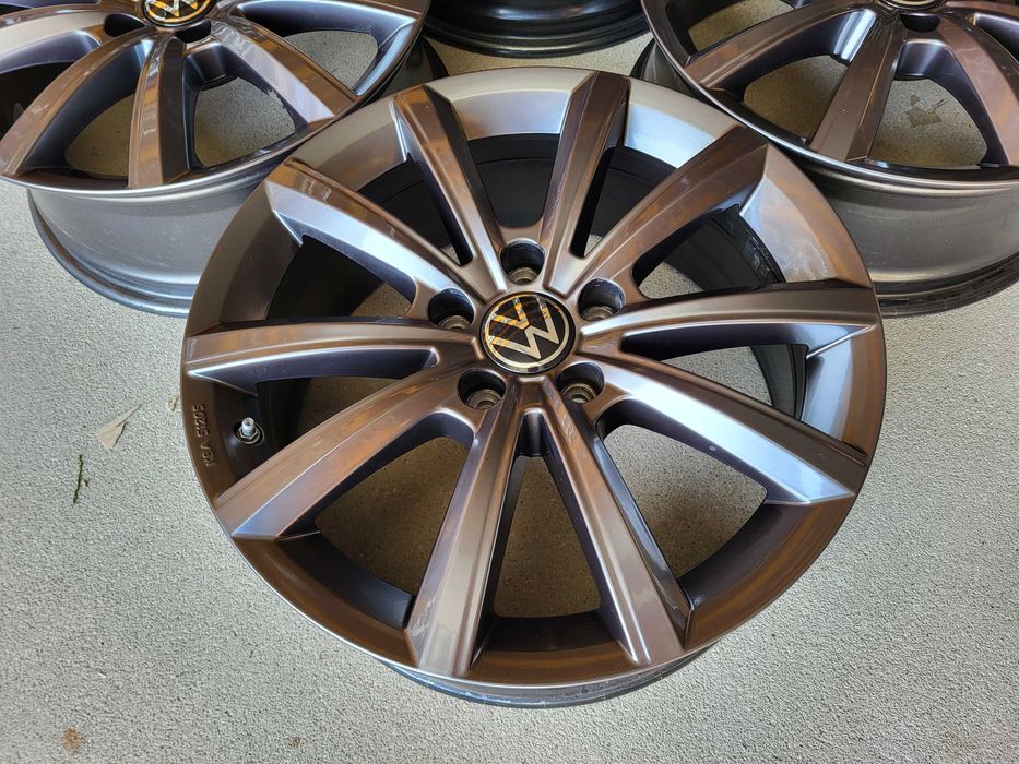 [797] Felgi aluminiowe VW 17 Cali 5x112 VW Passat Golf Touran TIGUAN