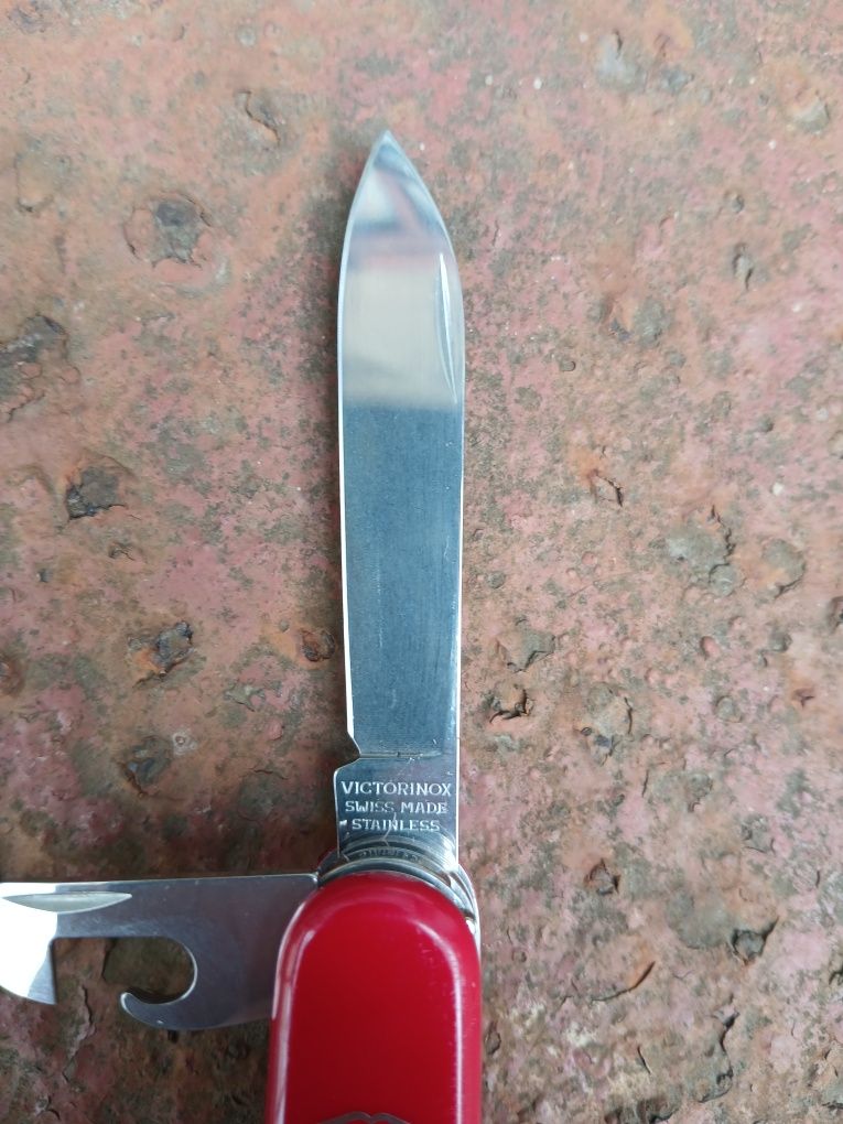 Садовий victorinox Huntsman.
