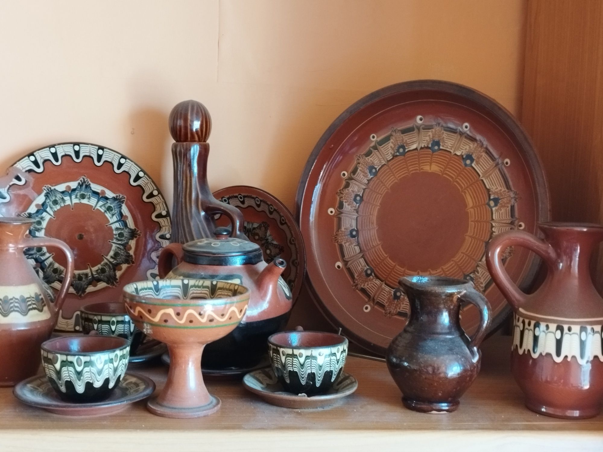 Sprzedam duży komplet ceramiki fajansu bulgarskiego