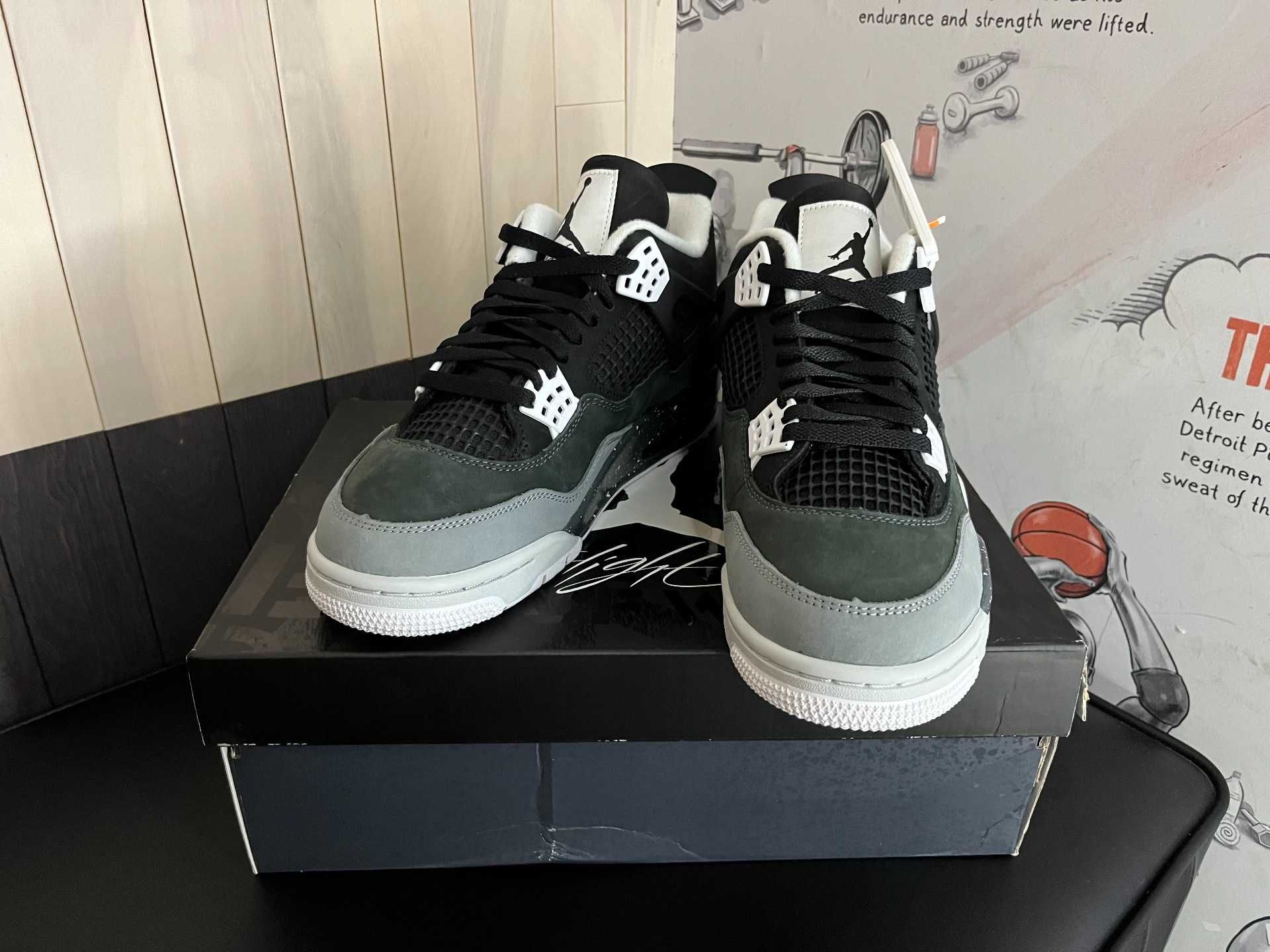 nowy Jordan 4 Retro Fear Moda rozmiar.43