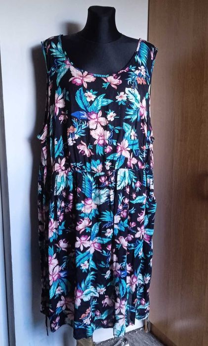 Kolorowa sukienka na lato r. 54/56