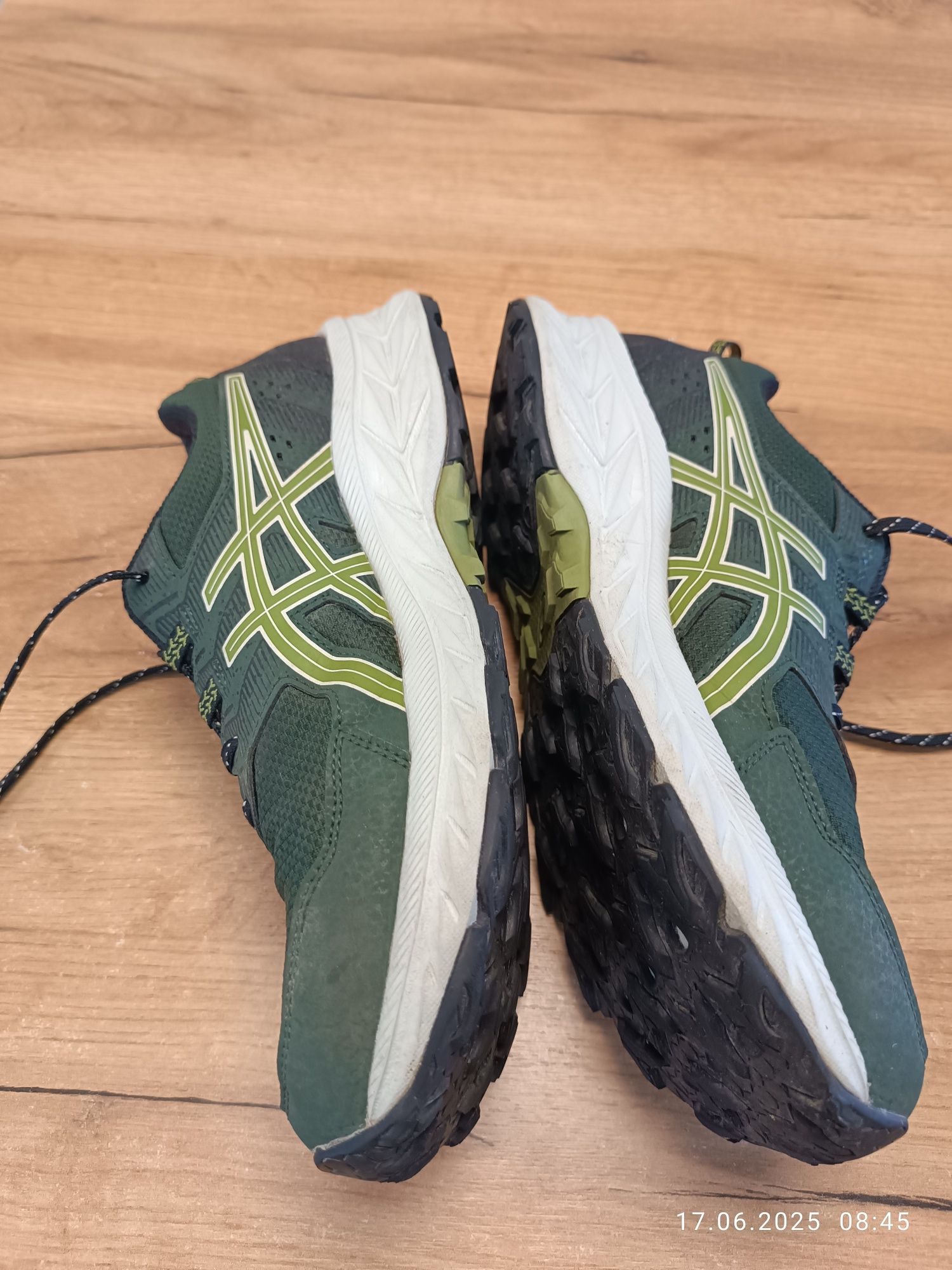 Buty Asics gel venture 9 jak nowe 41.5 26cm
