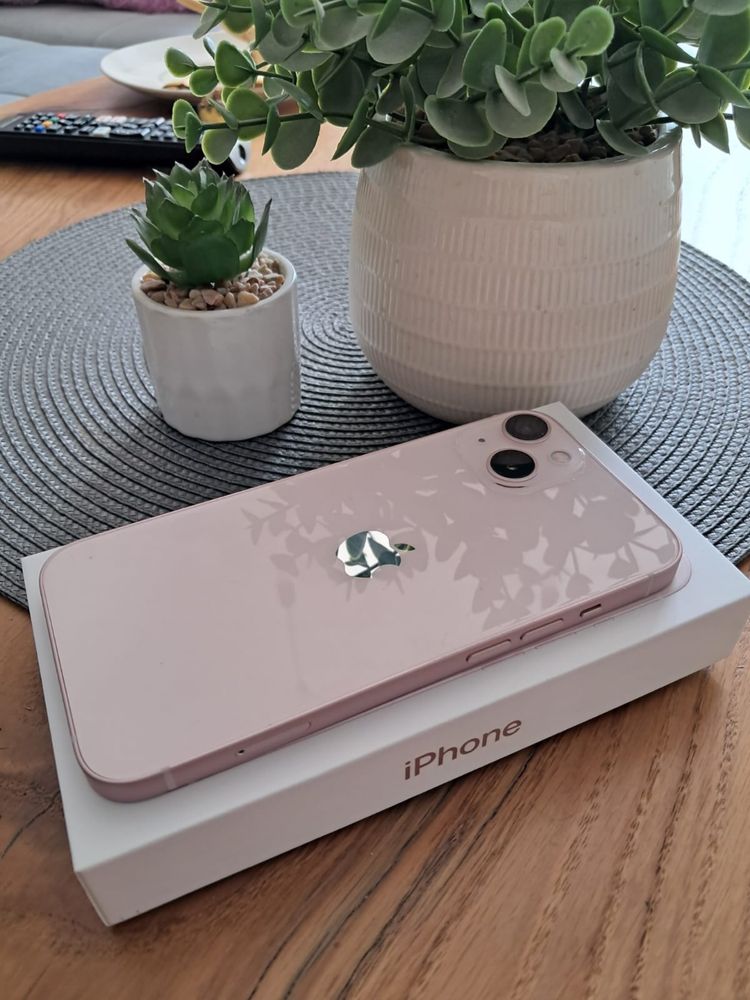 Iphone 13 różowy