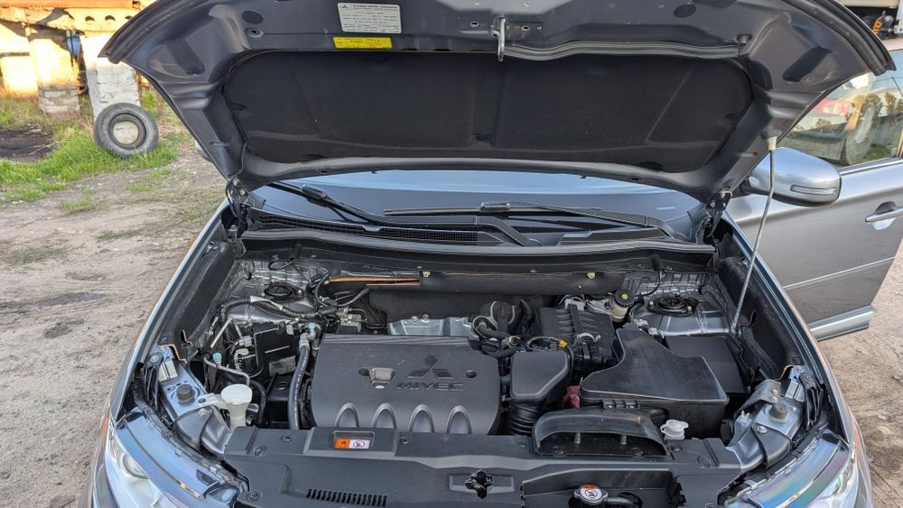 Mitsubishi Outlander 3