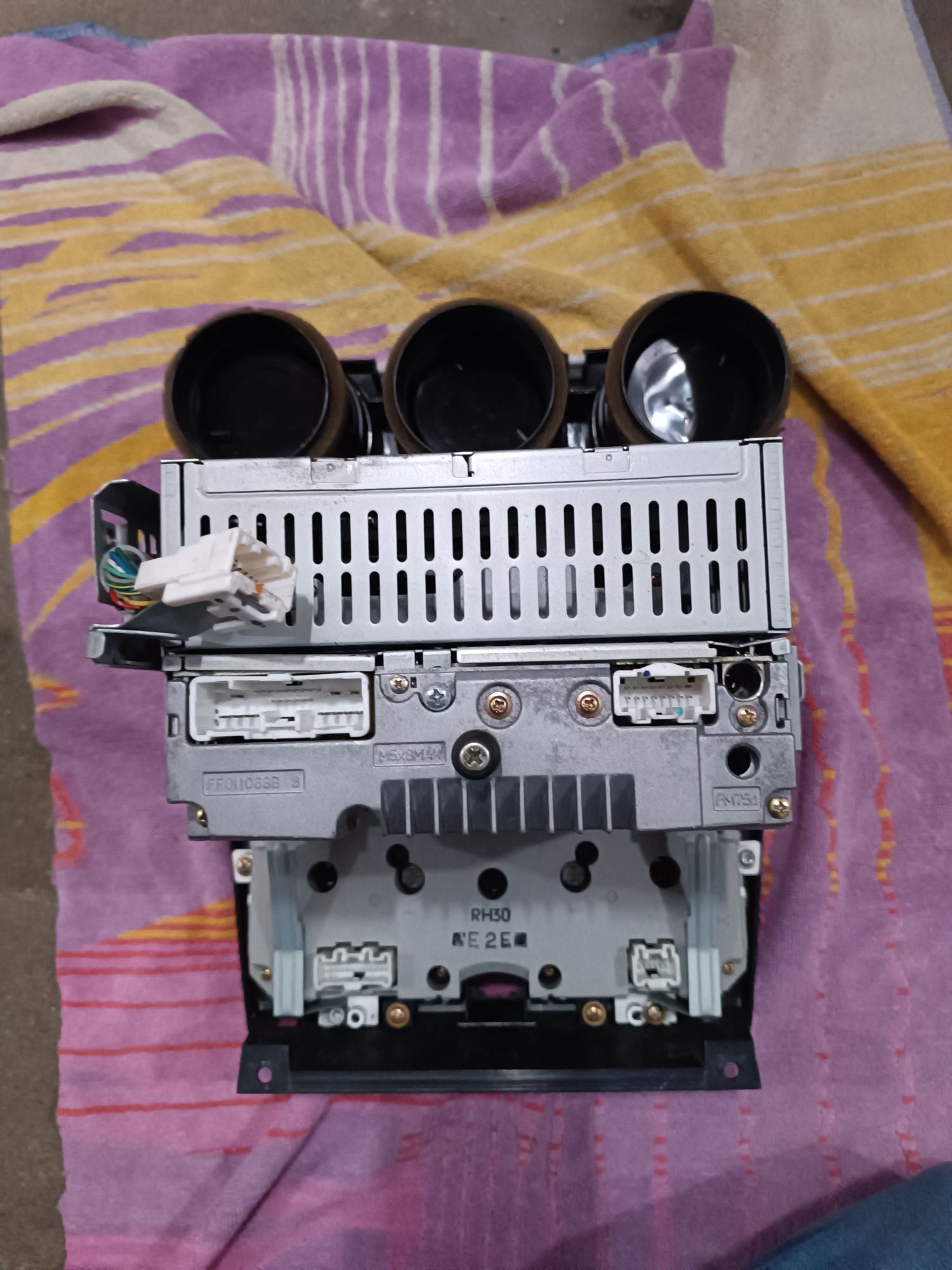Radio z CD Mazda 6 2005 r