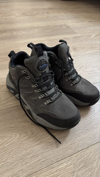 Продам кросівки зимові