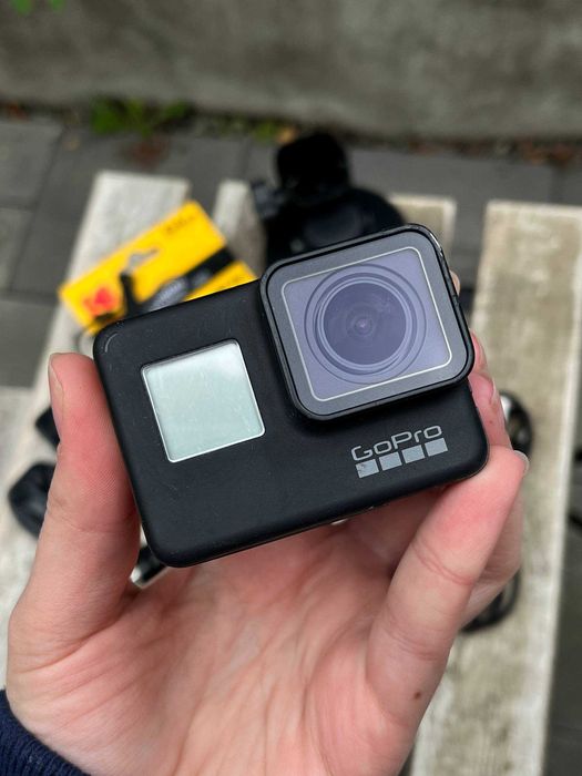 Екшн-камера GoPro Hero 7 Black з картою пам'яті у подарунок