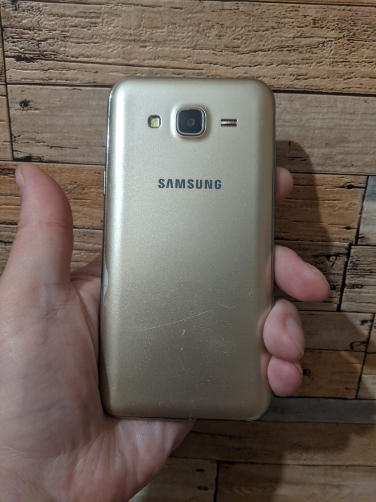 Samsung j5 gold состояние на фото полностью рабочий