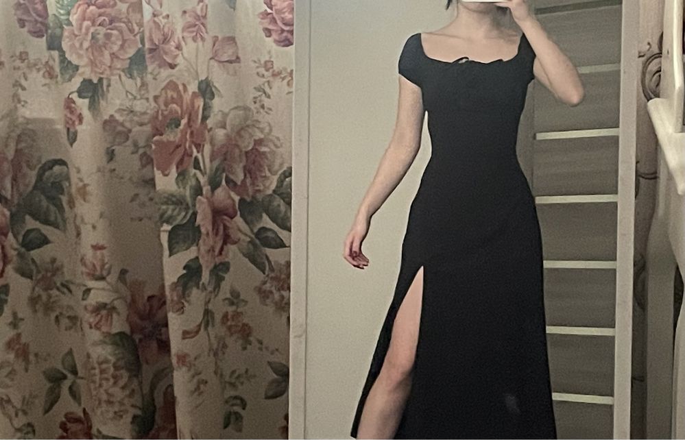 сукня з відкритими плечима, черное платье