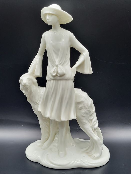 Porcelanowa figurka Clara Royal Worcester