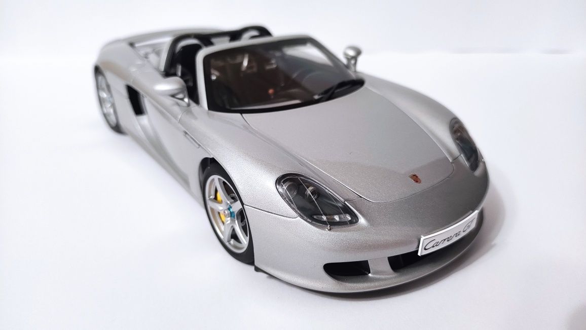 Porsche Carrera GT, srebrny, Autoart Millenium, 1:18