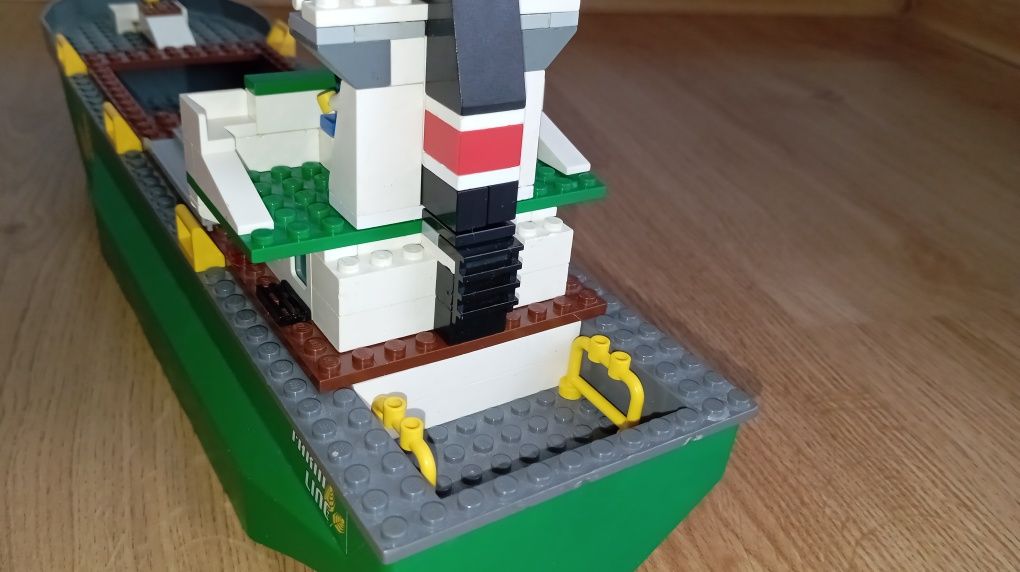 LEGO City 4645 Statek Transportowy Port