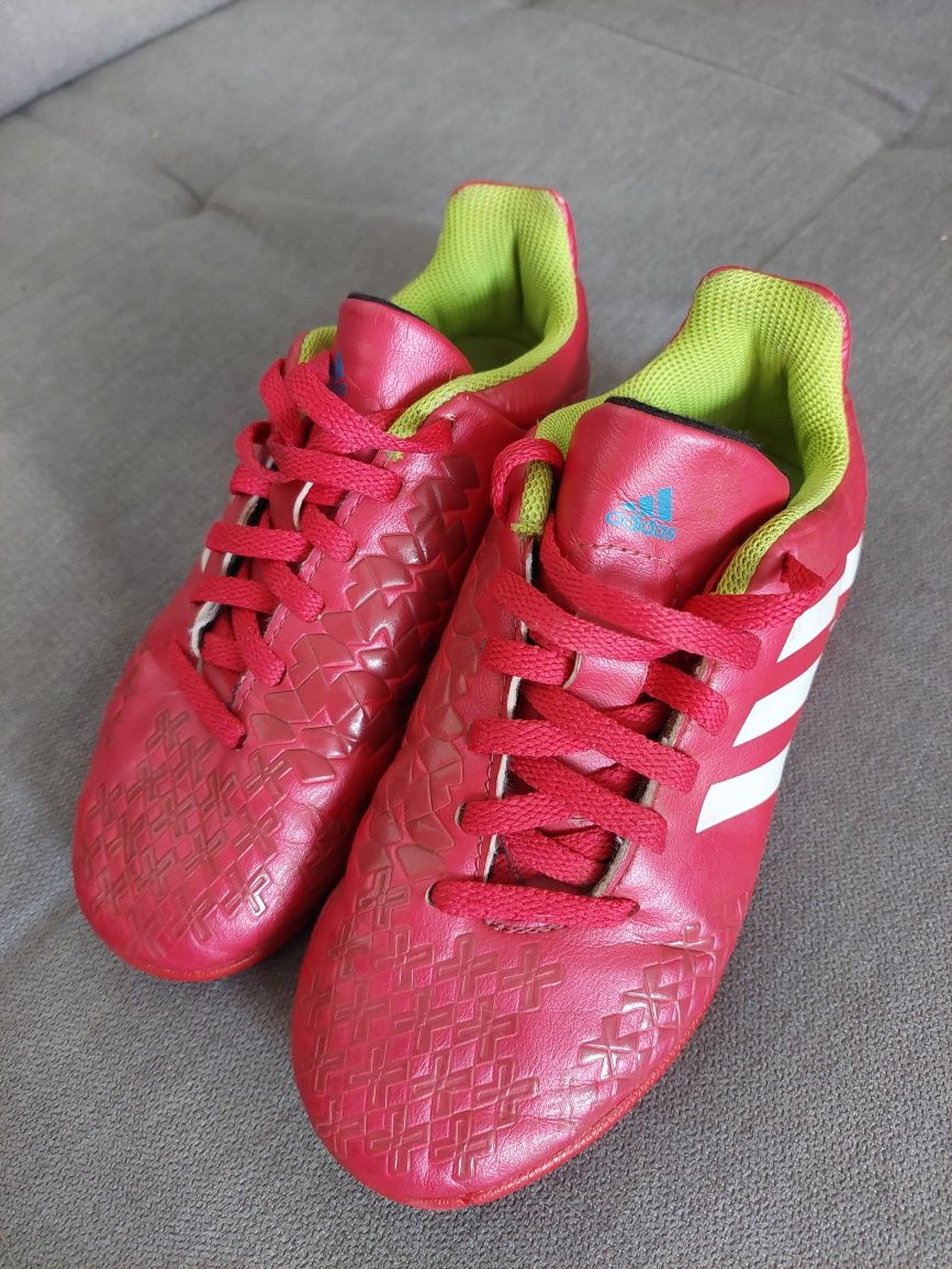 Turfy, korki Adidas Predator, buty piłkarskie, rozm 33