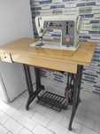 Máquina de costura SINGER antiga