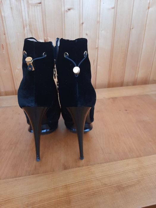 Елегантні чобітки Італія