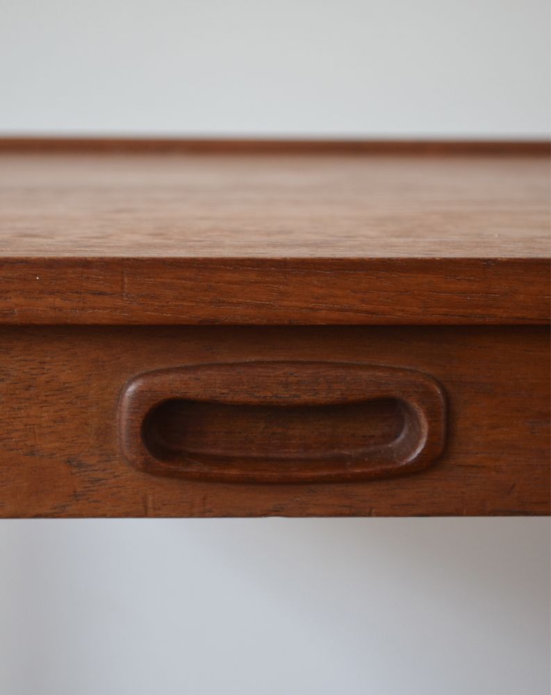 Mesa de sala / consola baixa vintage