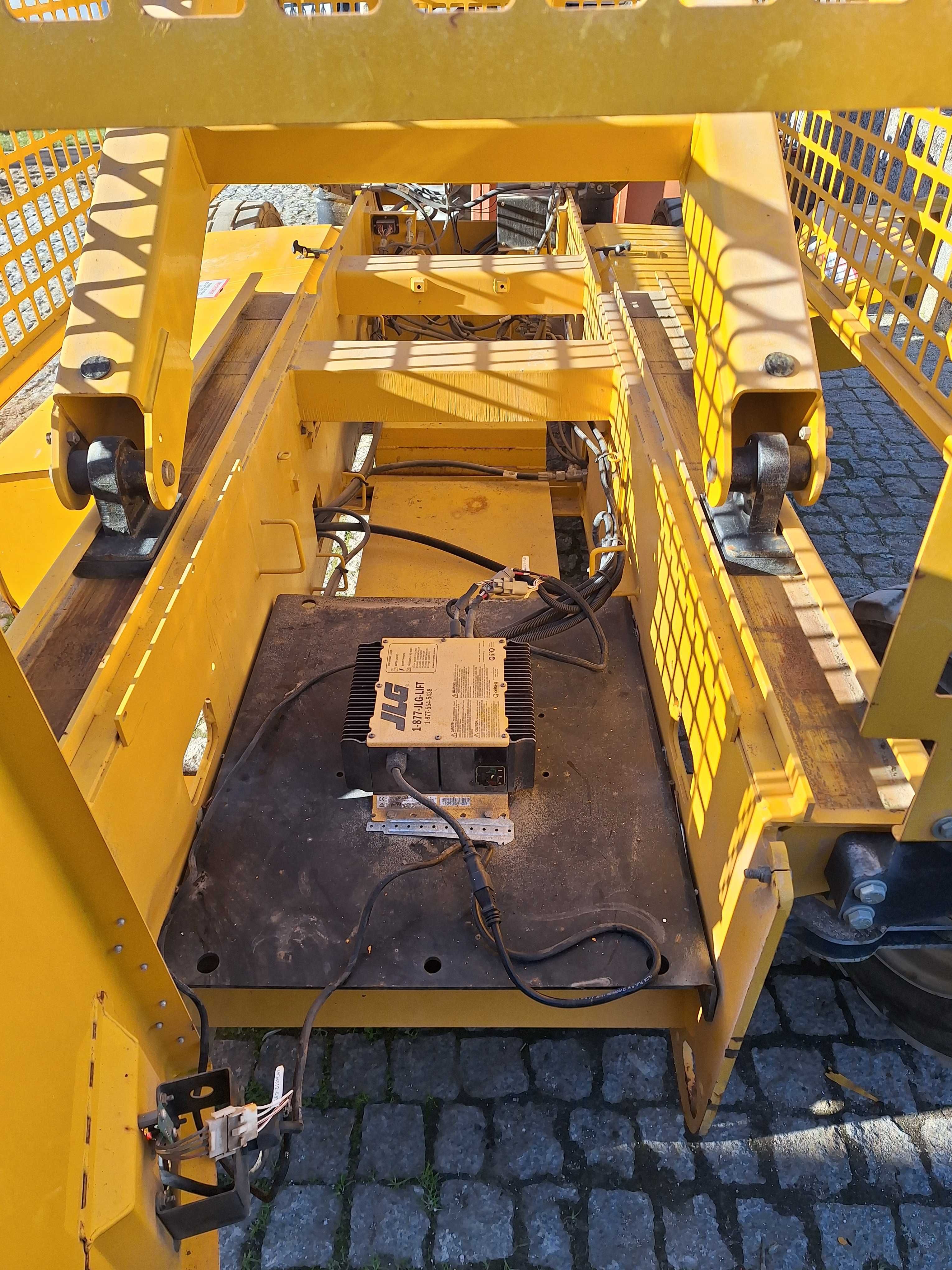 Maquina elevatoria tesoura JLG 4069 LE