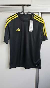Nowa czarna koszulka sportowa Adidas Trio 158